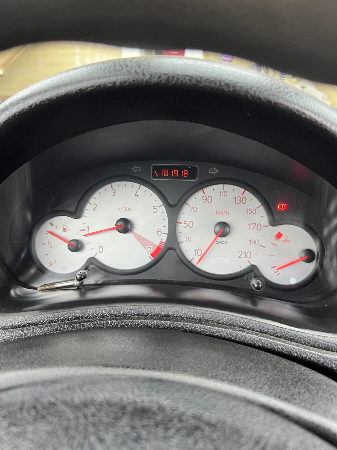 پژو ۲۰۶ صندوق دار v8 - 1398