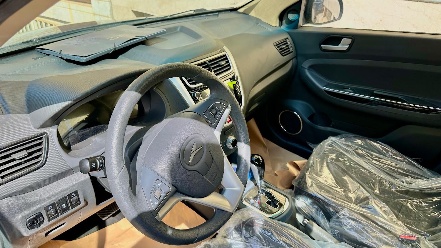 جک J4 اتوماتیک ساده - 1404