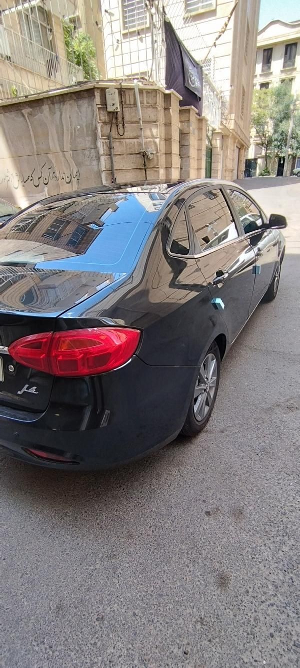 جک J4 اتوماتیک ساده - 1402