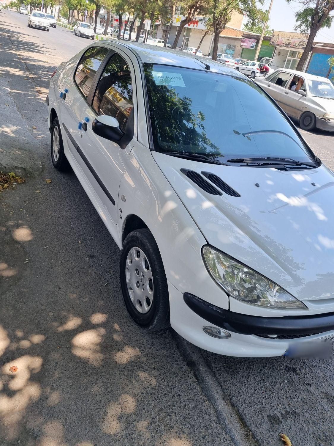 پژو ۲۰۶ صندوق دار v8 - 1390