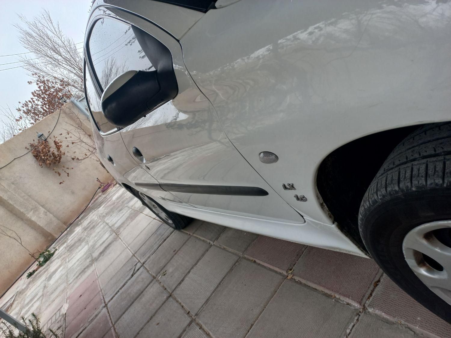پژو ۲۰۶ صندوق دار v8 - 1390