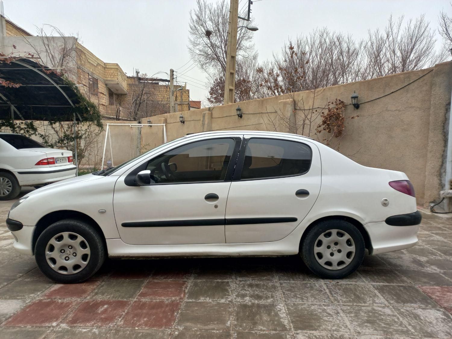 پژو ۲۰۶ صندوق دار v8 - 1390