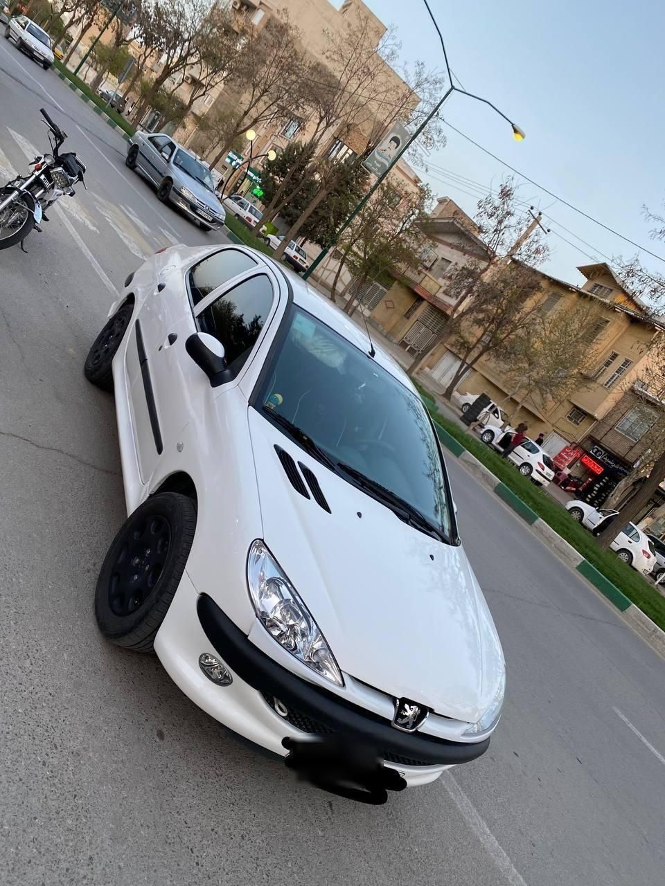 پژو ۲۰۶ صندوق دار v8 - 1395