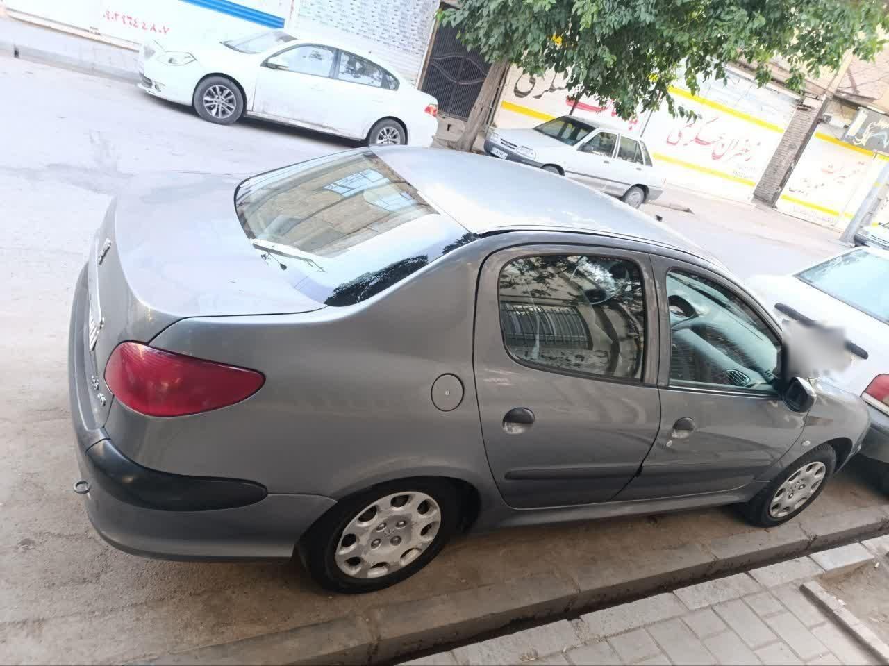 پژو ۲۰۶ صندوق دار v8 - 1392