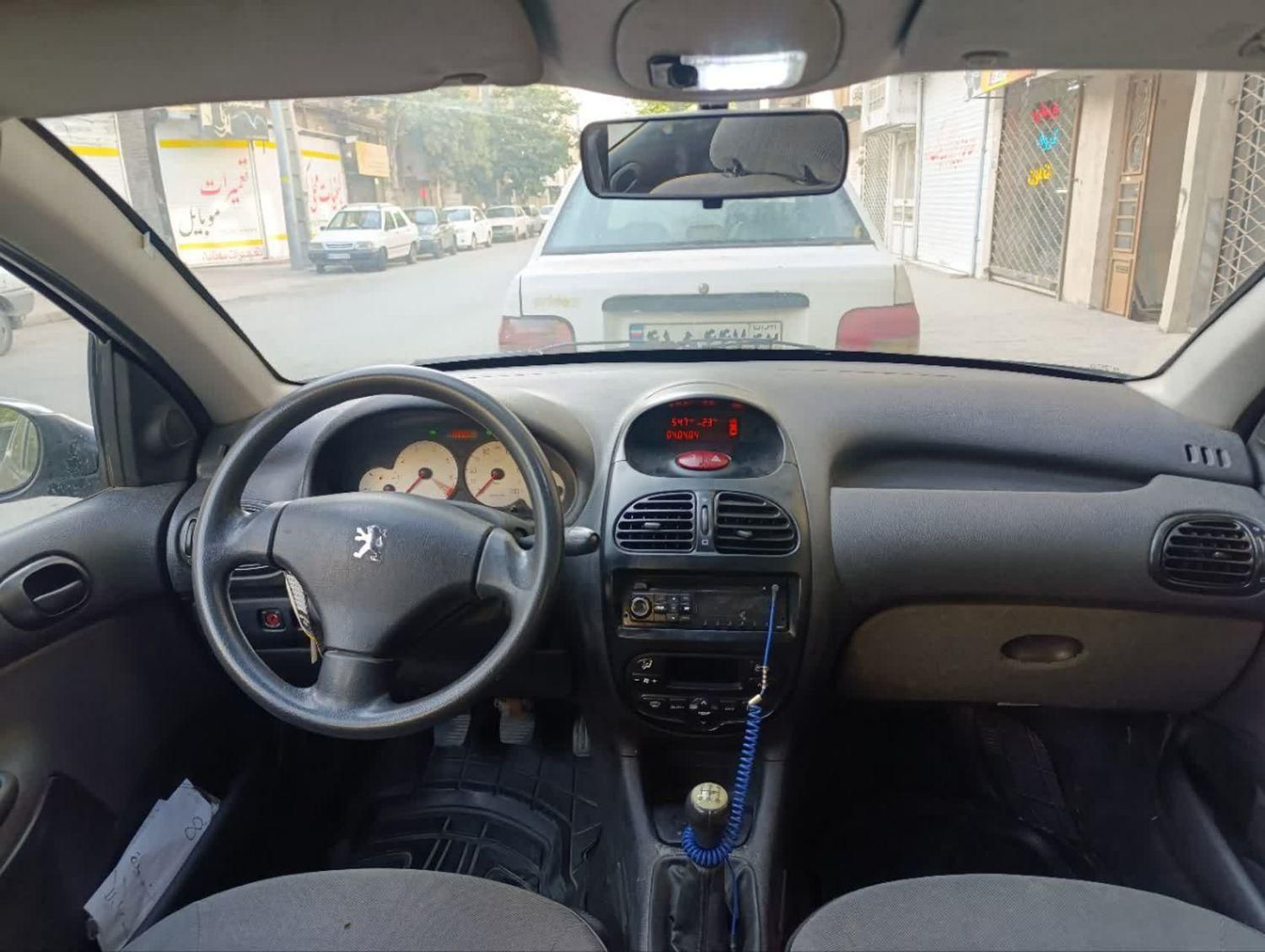 پژو ۲۰۶ صندوق دار v8 - 1392