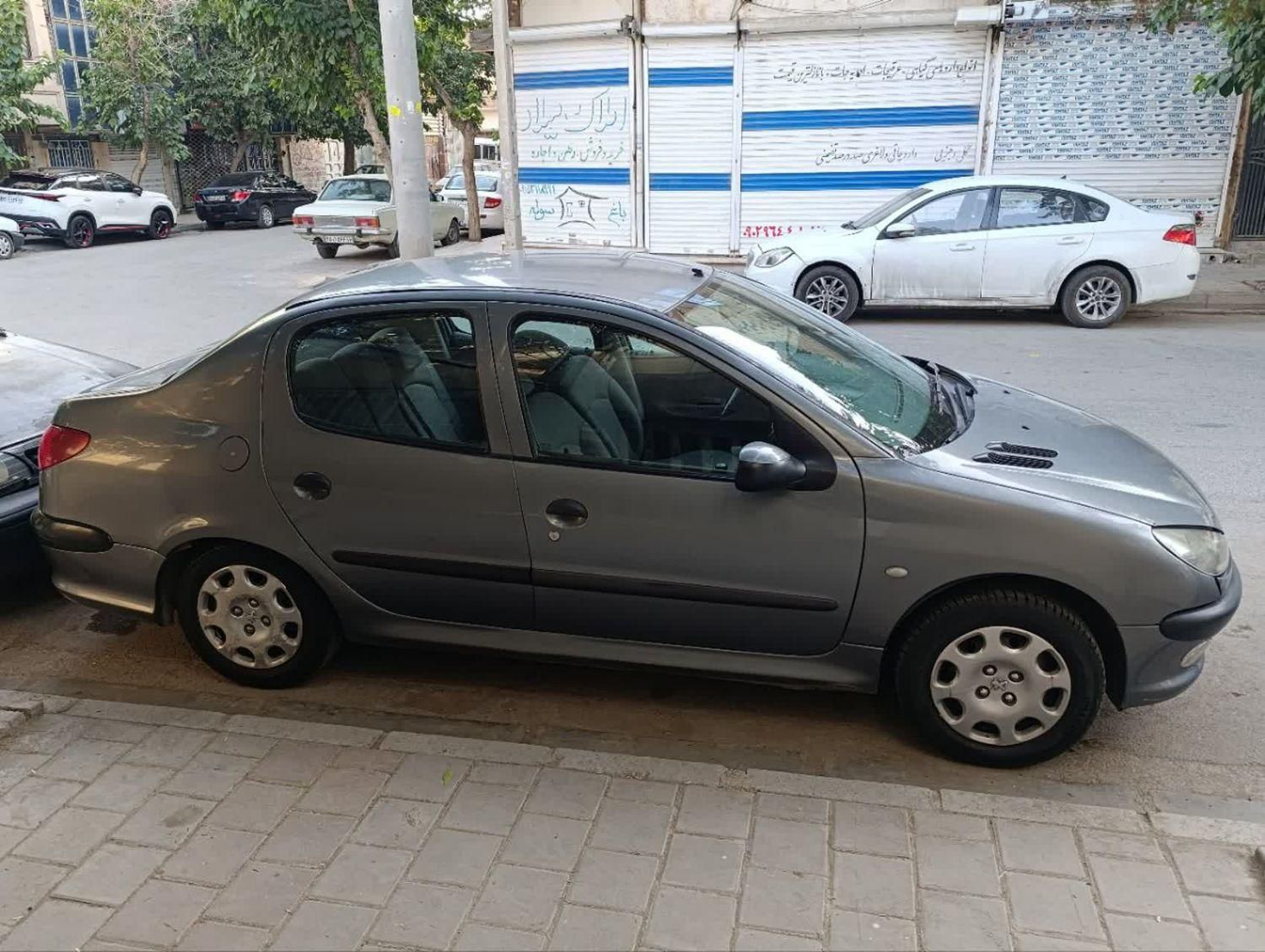 پژو ۲۰۶ صندوق دار v8 - 1392