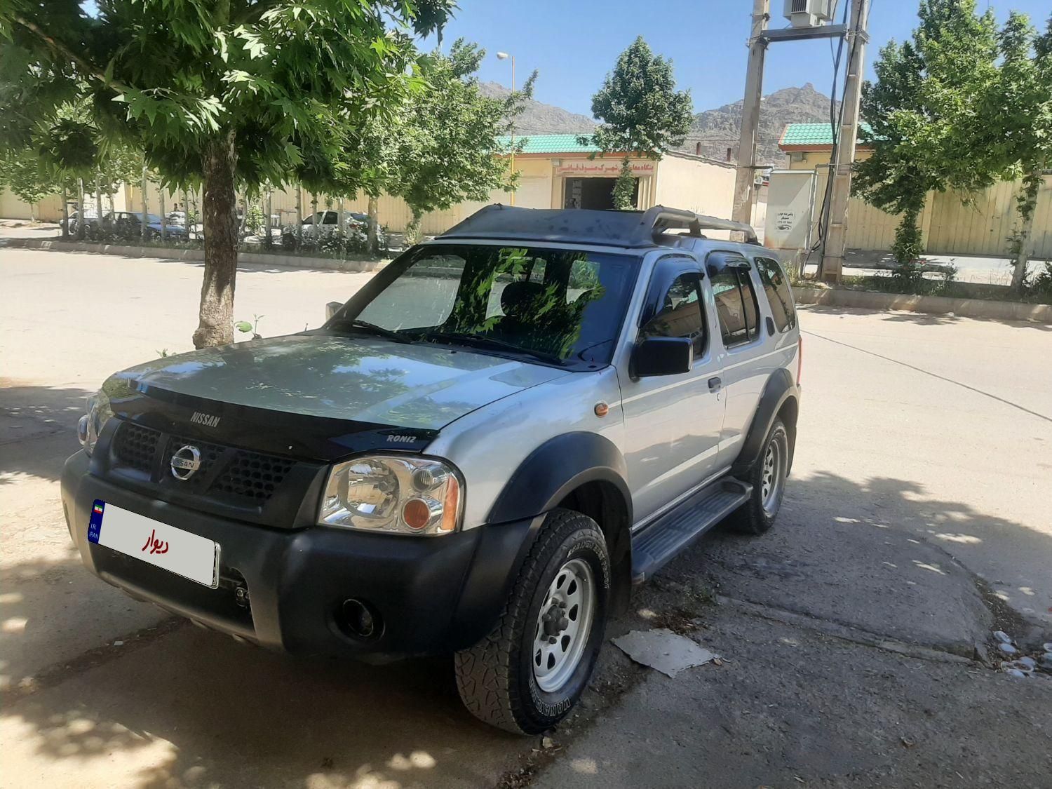 نیسان رونیز دنده‌ای - 1385