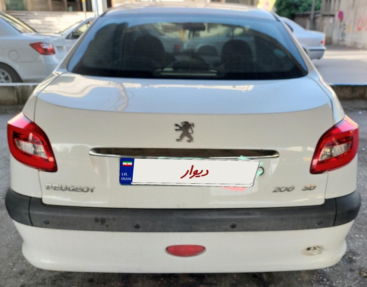 پژو ۲۰۶ صندوق دار v8 - 1392
