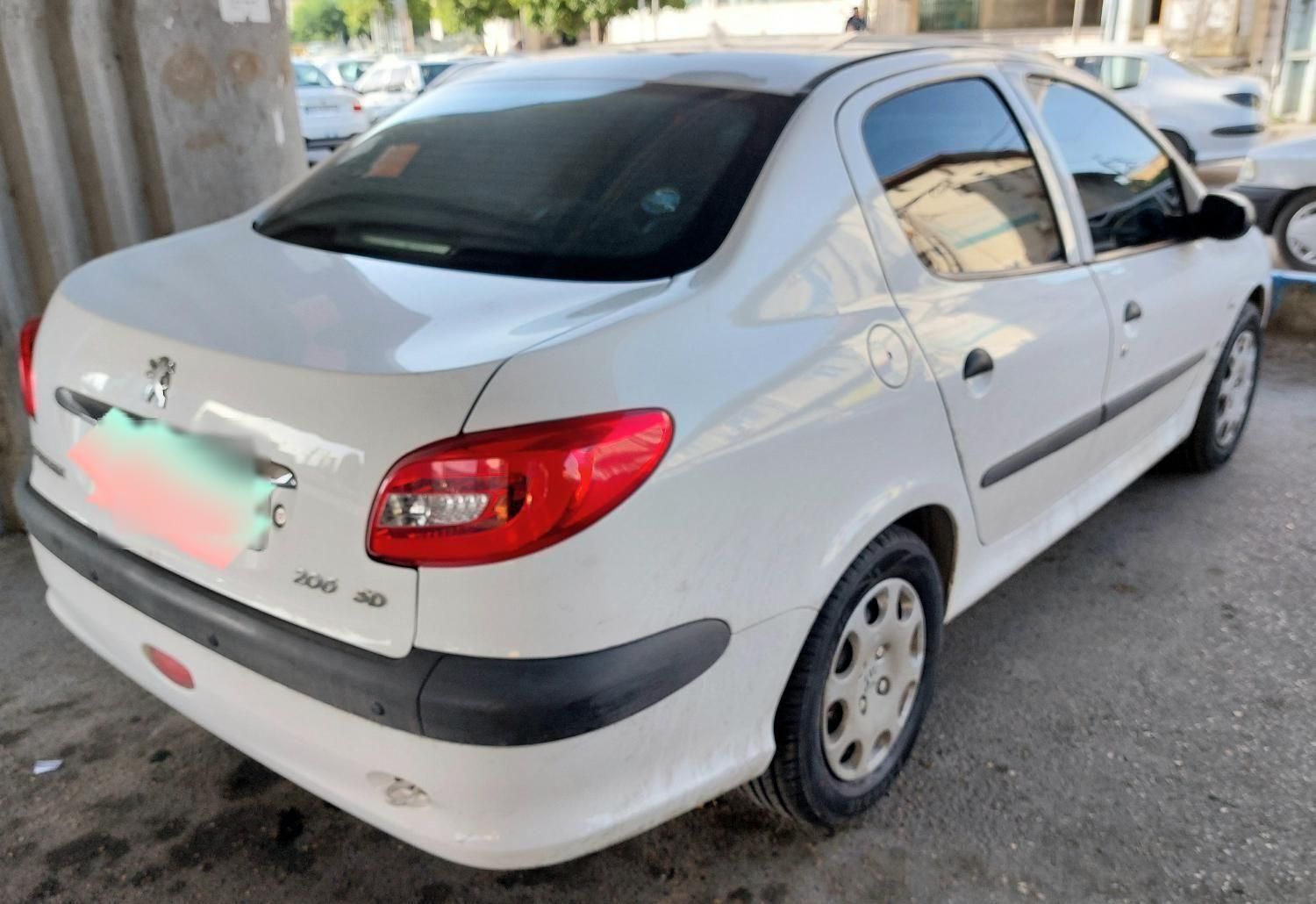 پژو ۲۰۶ صندوق دار v8 - 1392