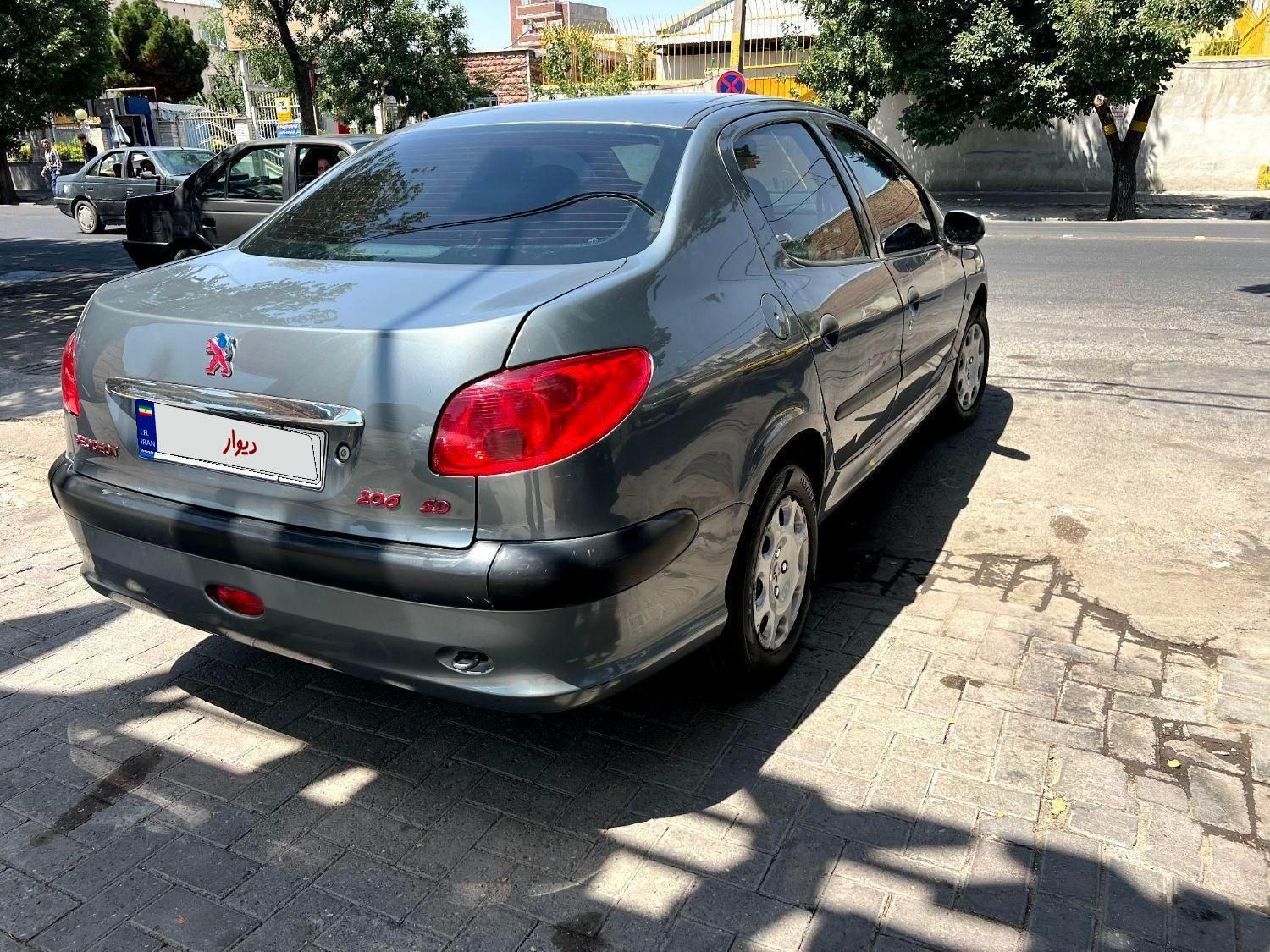 پژو ۲۰۶ صندوق دار v8 - 1398