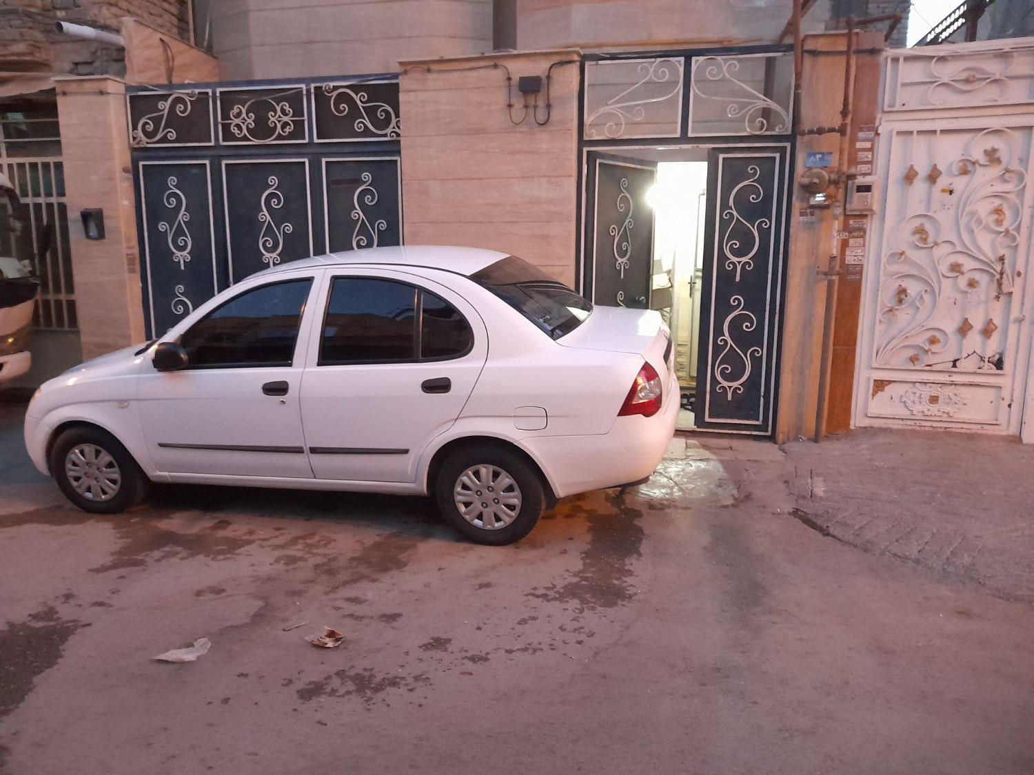 تیبا صندوق دار SX - 1398