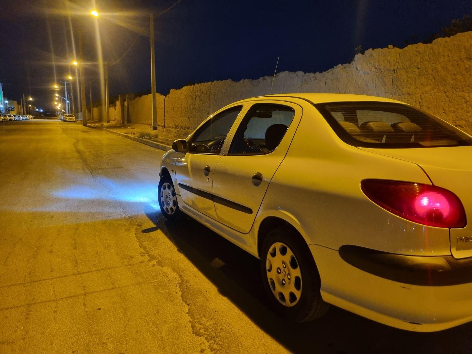 پژو ۲۰۶ صندوق دار v8 - 1396
