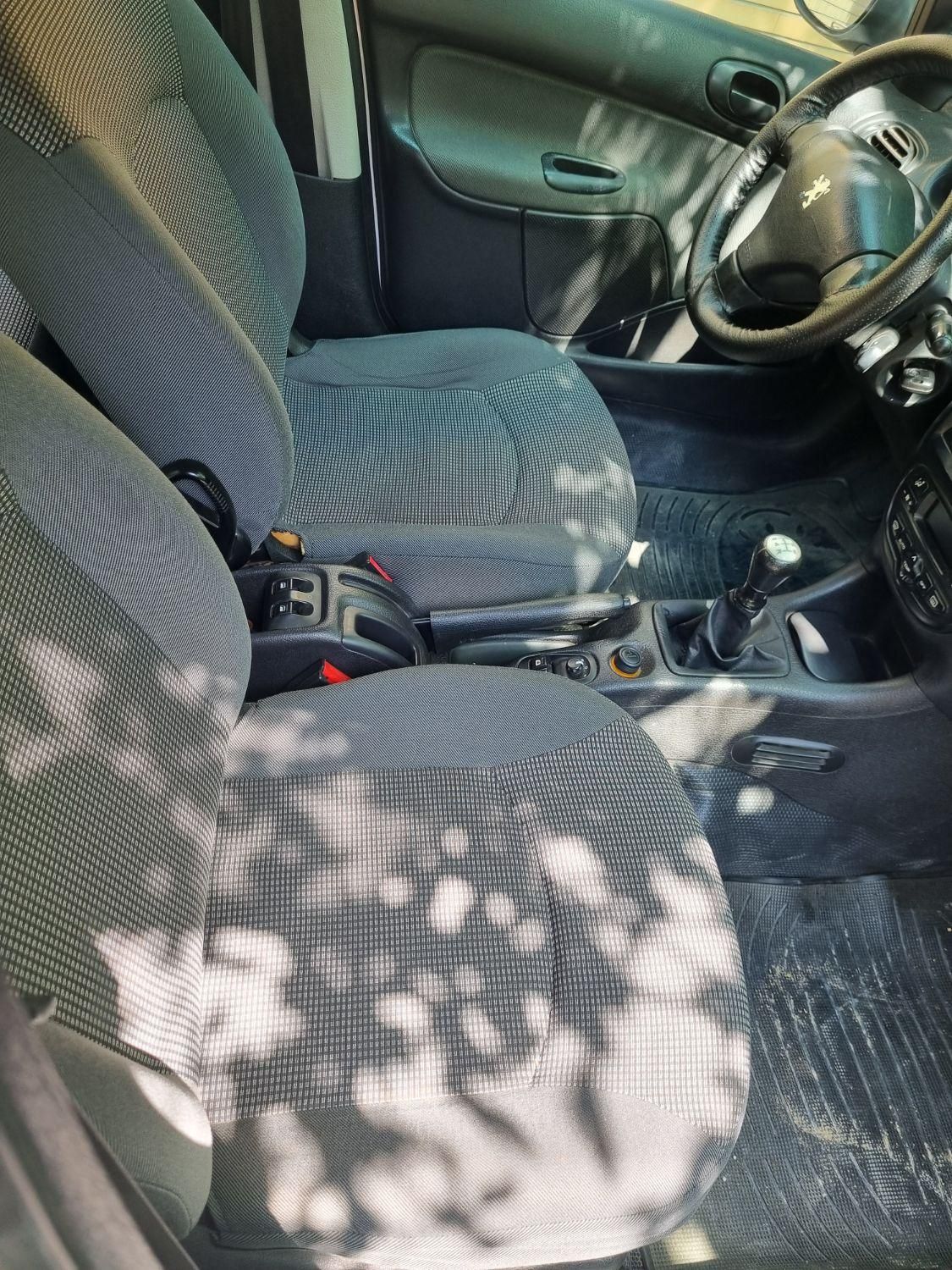 پژو ۲۰۶ صندوق دار v8 - 1396