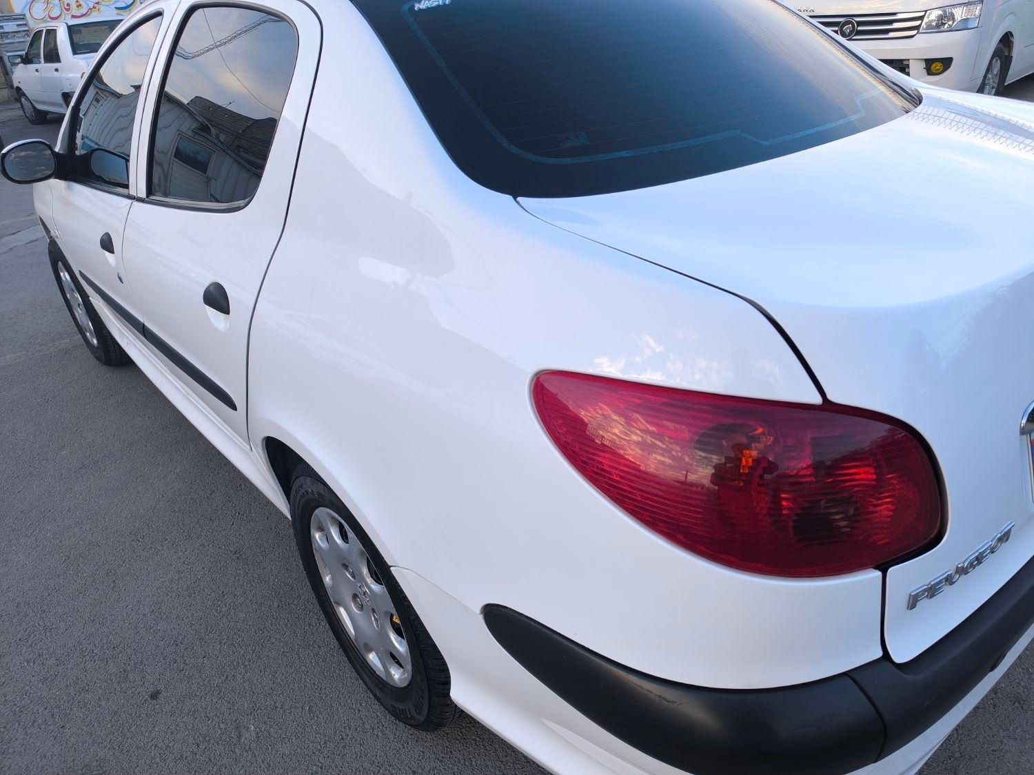 پژو ۲۰۶ صندوق دار v8 - 1398