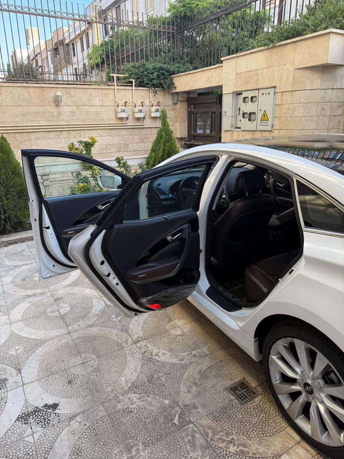 هیوندای آزرا (گرنجور) 3000cc - 2013