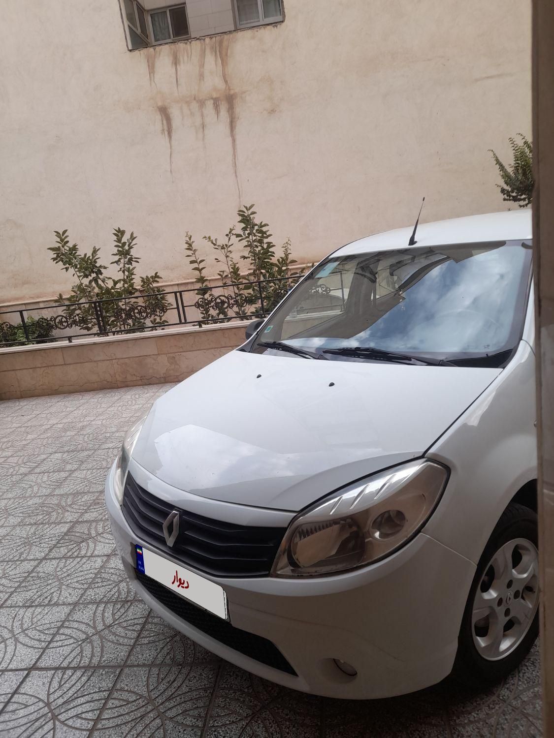 رنو ساندرو دنده ای - 1396
