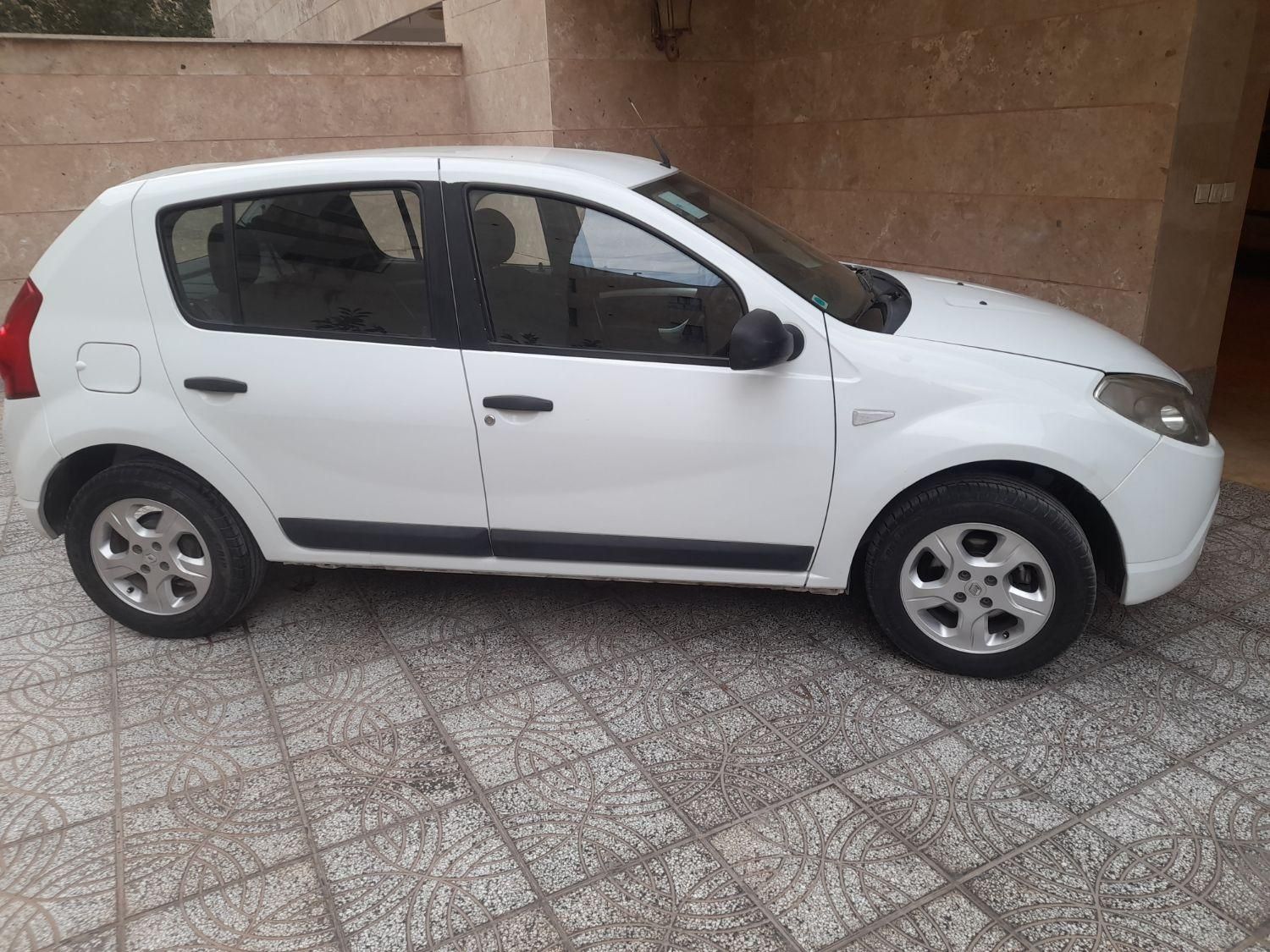 خودرو رنو، ساندرو آگهی ann_19370087