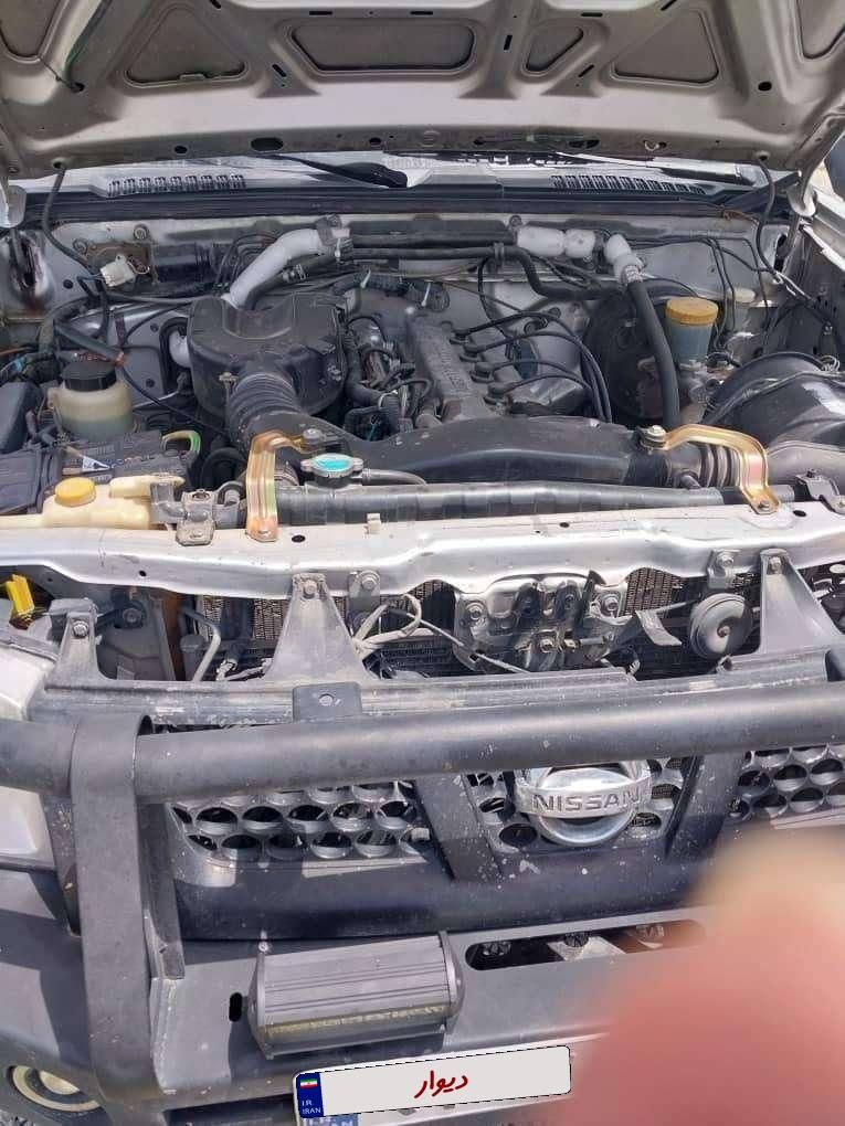 نیسان رونیز دنده‌ای - 1384