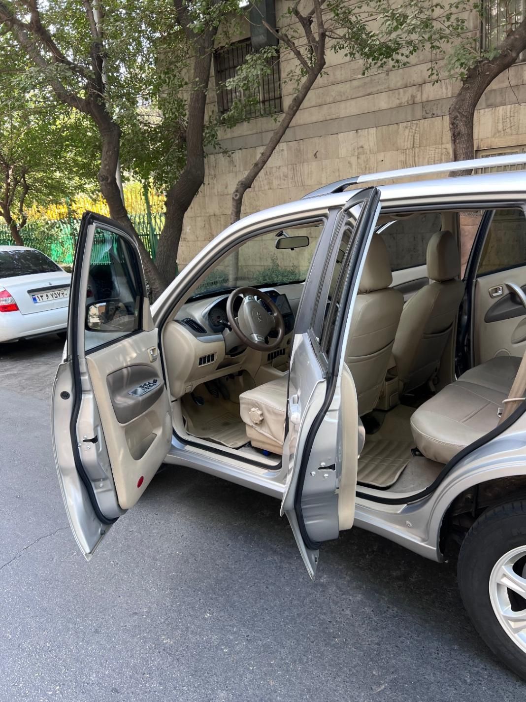 خودرو ام وی ام، X33 آگهی ann_19370579