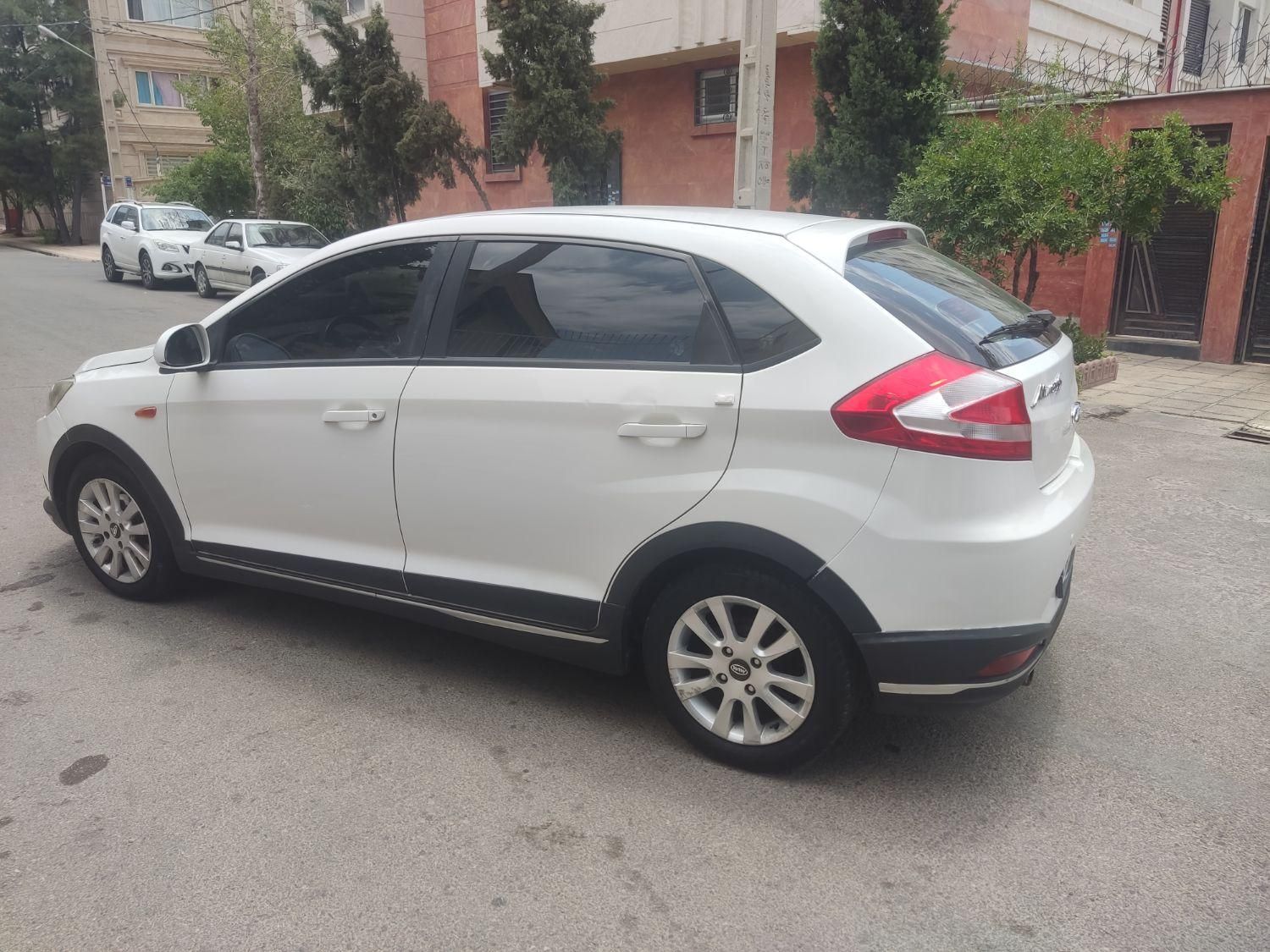 ام وی ام 315 هاچ بک اسپرت لاکچری - 1396
