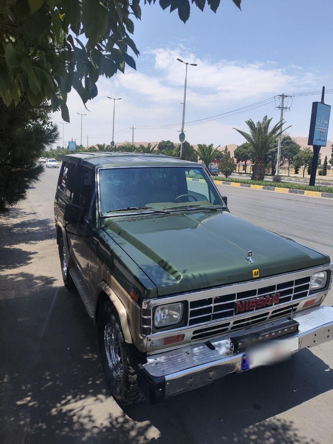 نیسان پاترول دو درب دنده‌ای - 1998