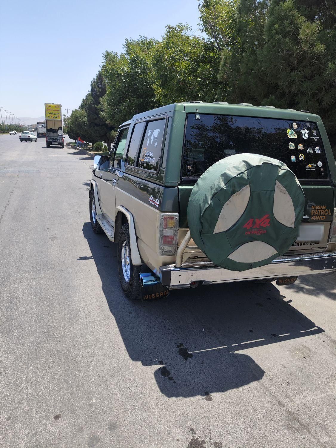 نیسان پاترول دو درب دنده‌ای - 1998