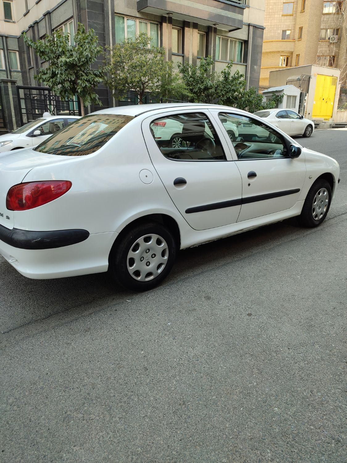 پژو ۲۰۶ صندوق دار v8 - 1395