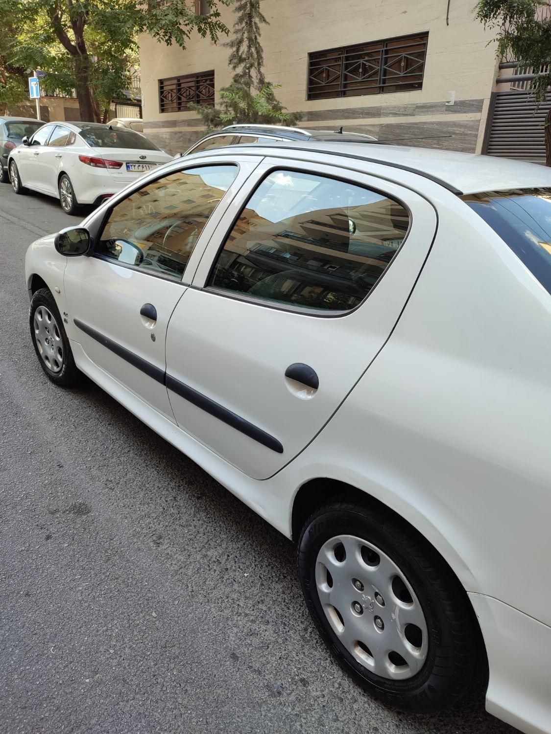 پژو ۲۰۶ صندوق دار v8 - 1395