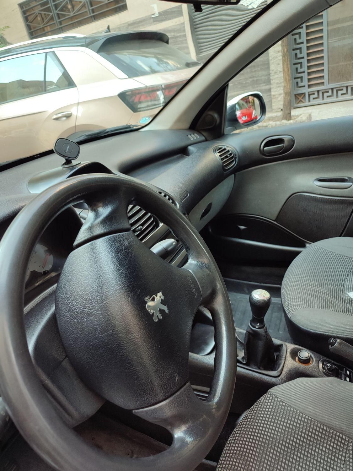 پژو ۲۰۶ صندوق دار v8 - 1395