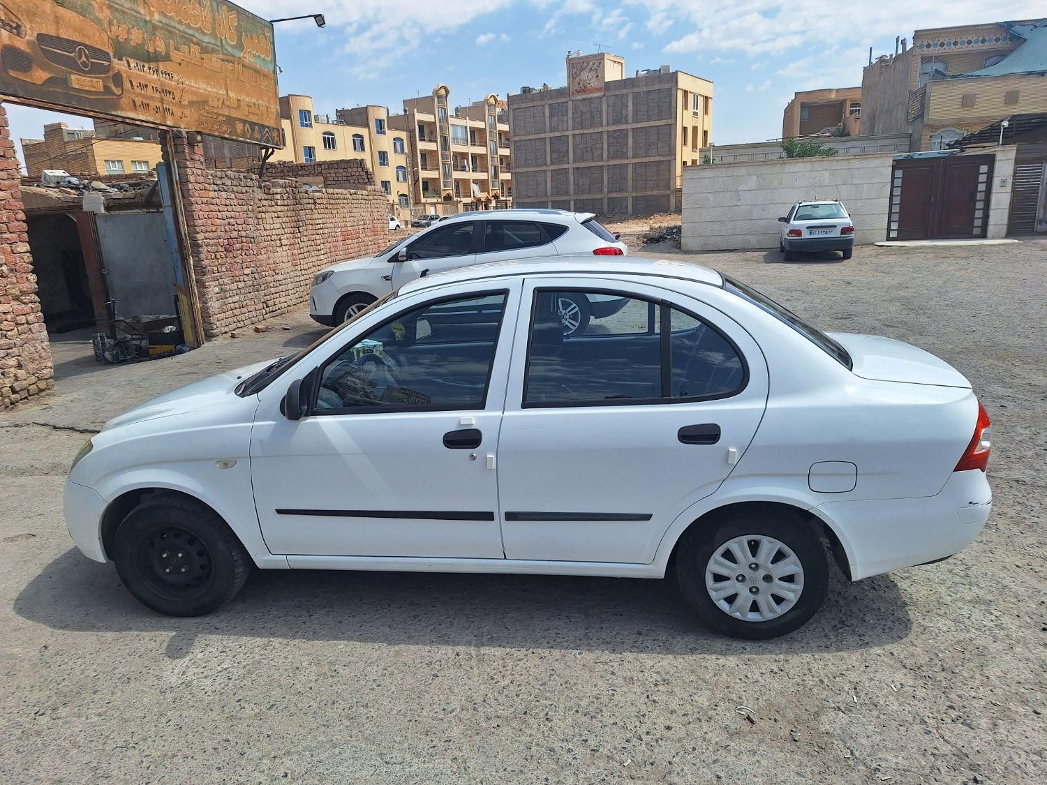 تیبا صندوق دار SX - 1400