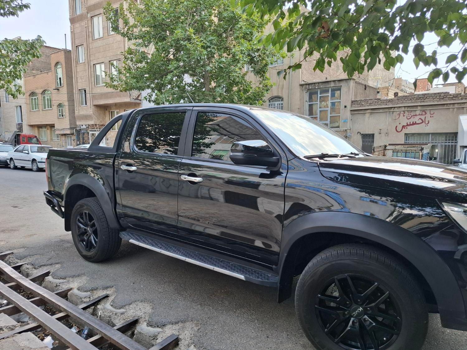 خودرو کی ام سی، T8 آگهی ann_19371425