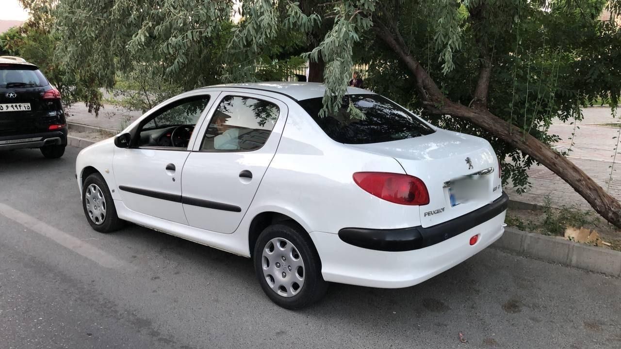 پژو ۲۰۶ صندوق دار v8 - 1397