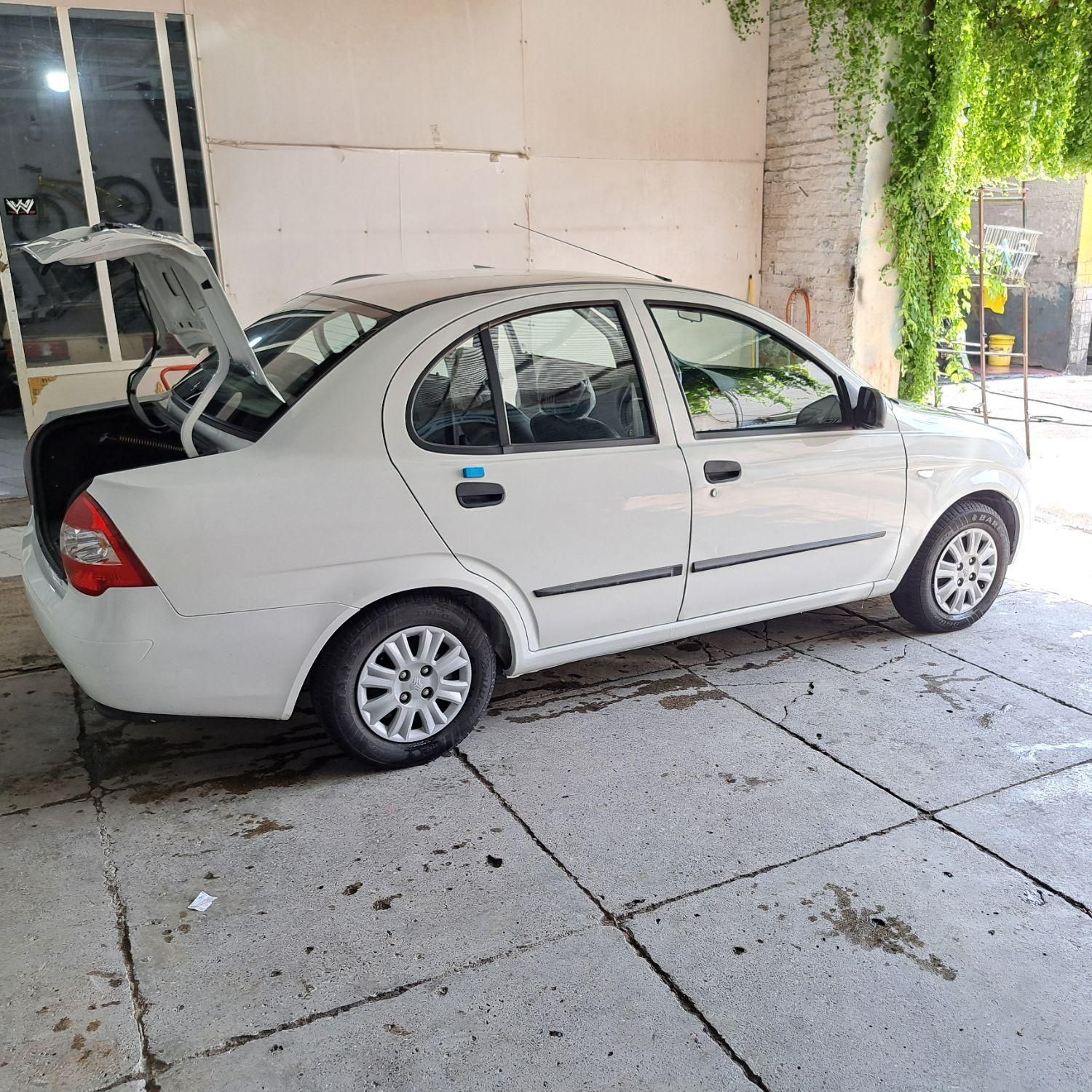 تیبا صندوق دار SX - 1400