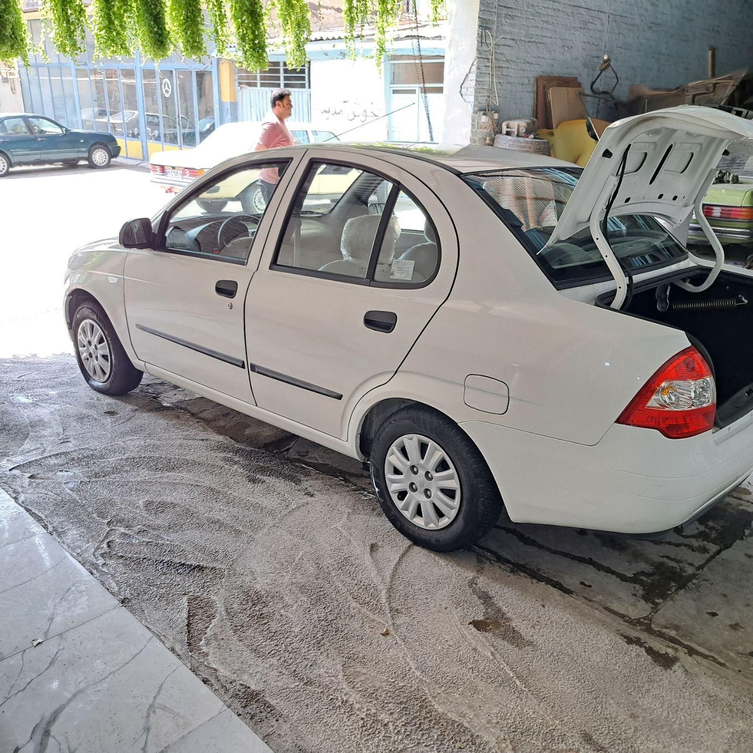 تیبا صندوق دار SX - 1400