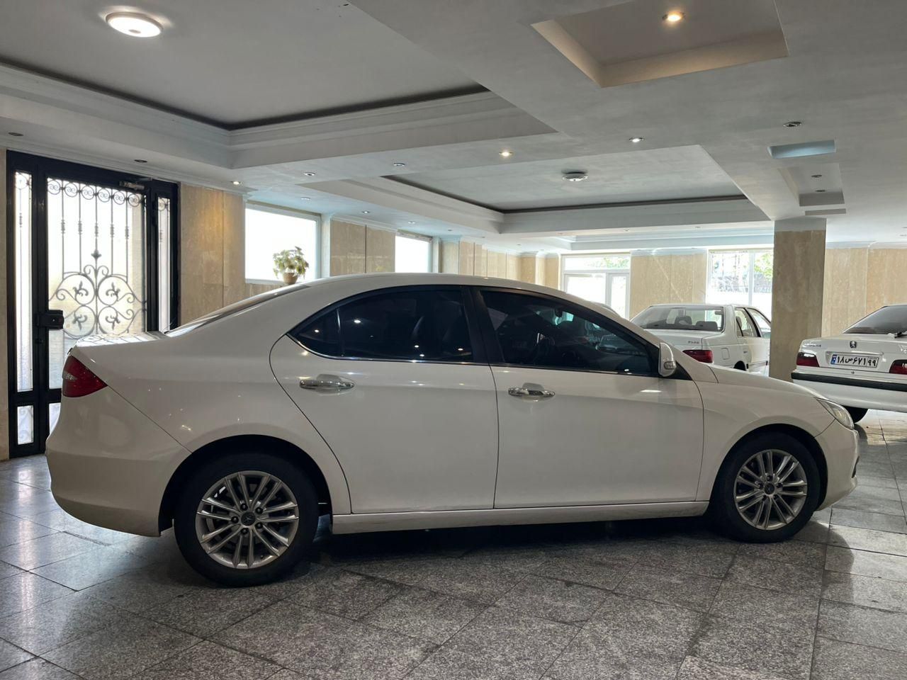 جک J5 اتوماتیک - 1394
