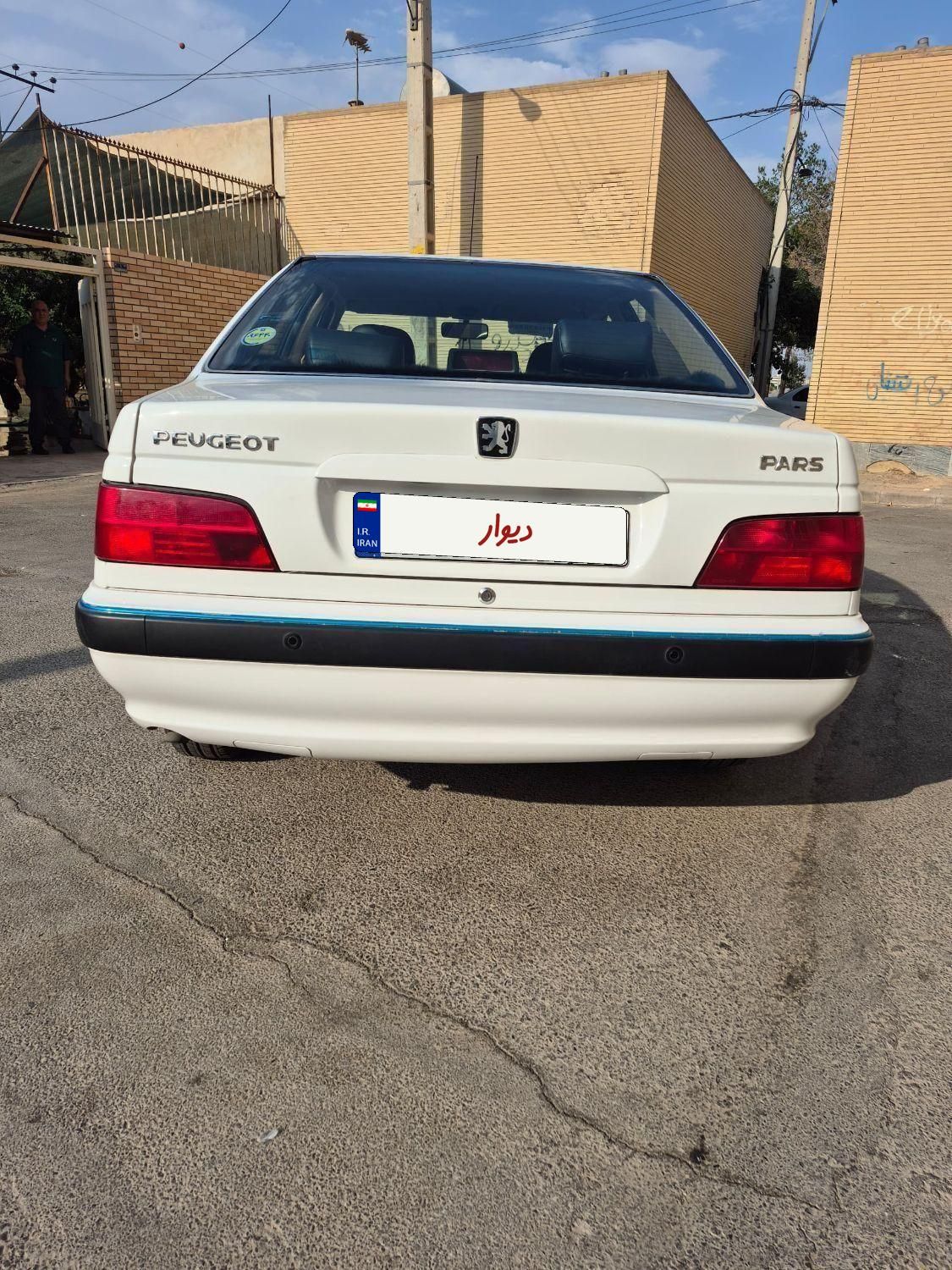 پژو پارس XU7P - 1402