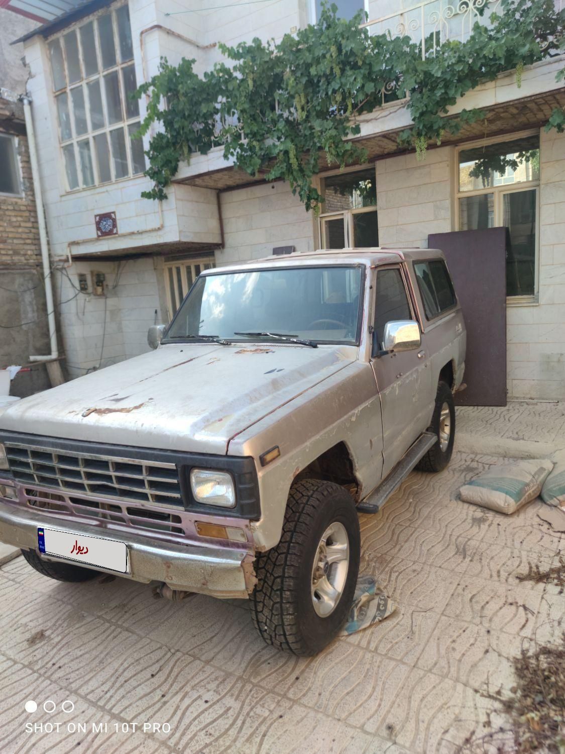 نیسان پاترول دو درب دنده‌ای - 1995