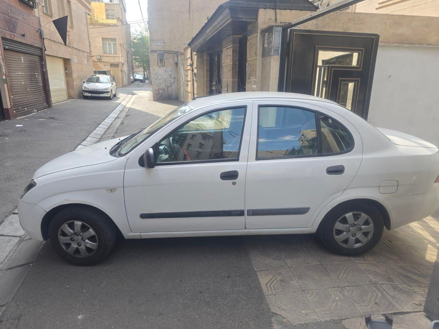 تیبا صندوق دار SX - 1392