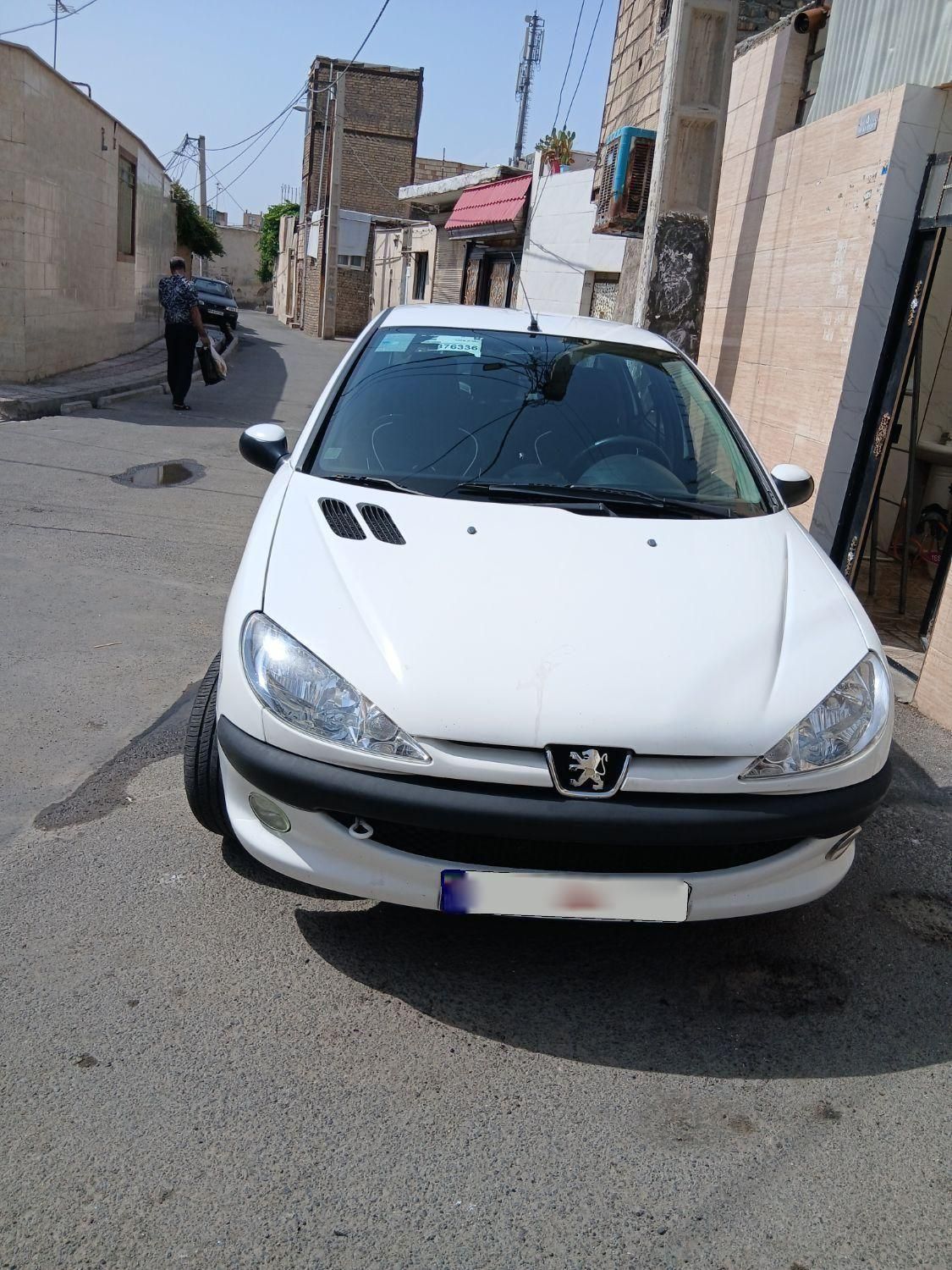 پژو ۲۰۶ صندوق دار v8 - 1398