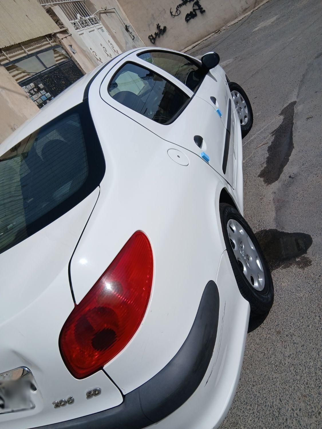 پژو ۲۰۶ صندوق دار v8 - 1398