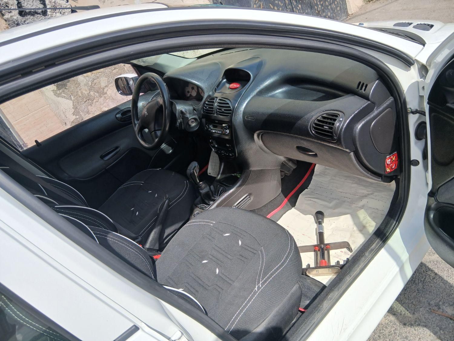 پژو ۲۰۶ صندوق دار v8 - 1398