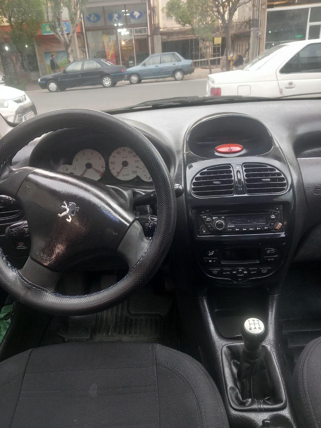 پژو ۲۰۶ صندوق دار v8 - 1390