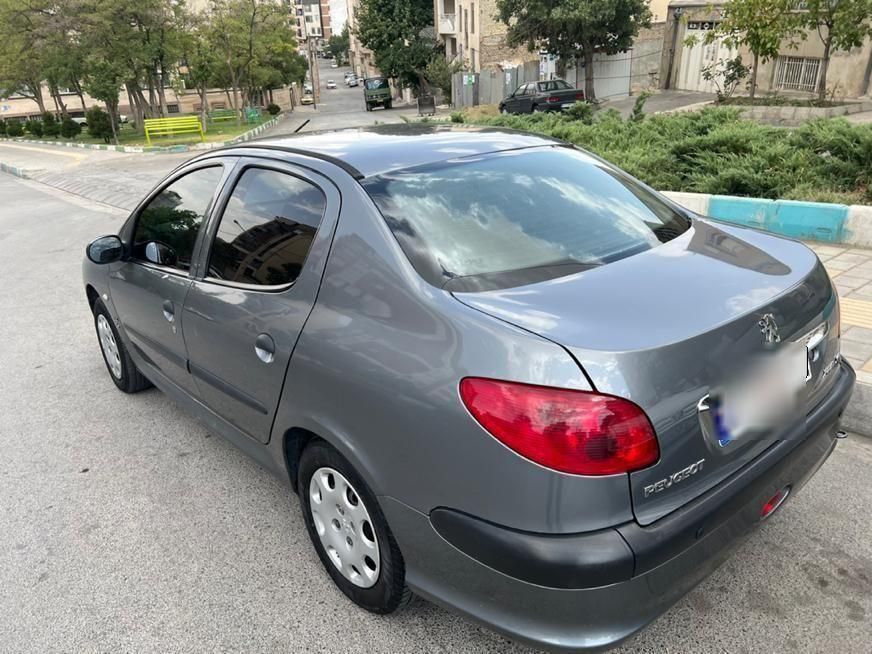پژو ۲۰۶ صندوق دار v8 - 1394