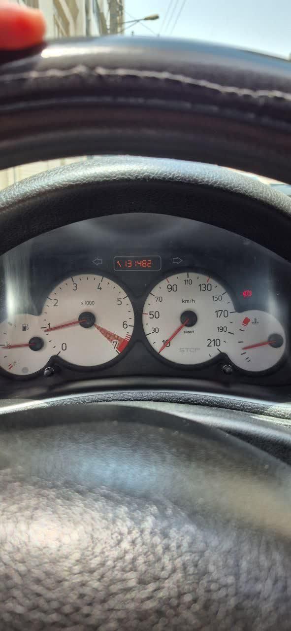 پژو ۲۰۶ صندوق دار v8 - 1396