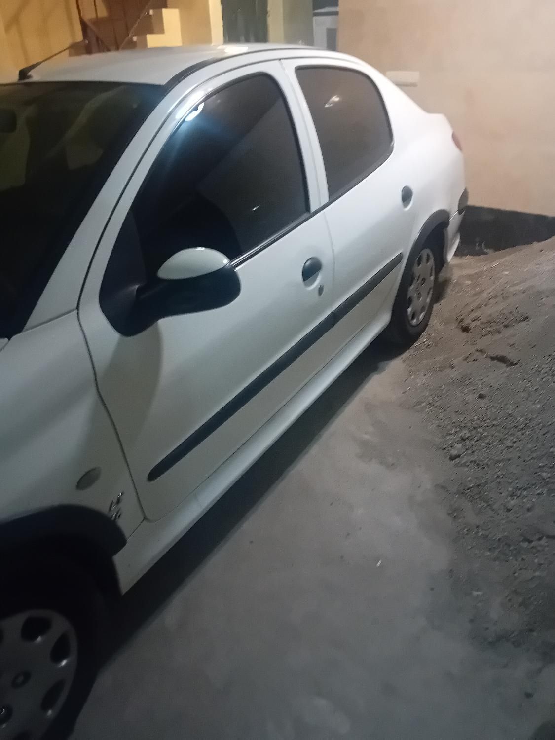 پژو ۲۰۶ صندوق دار v8 - 1397