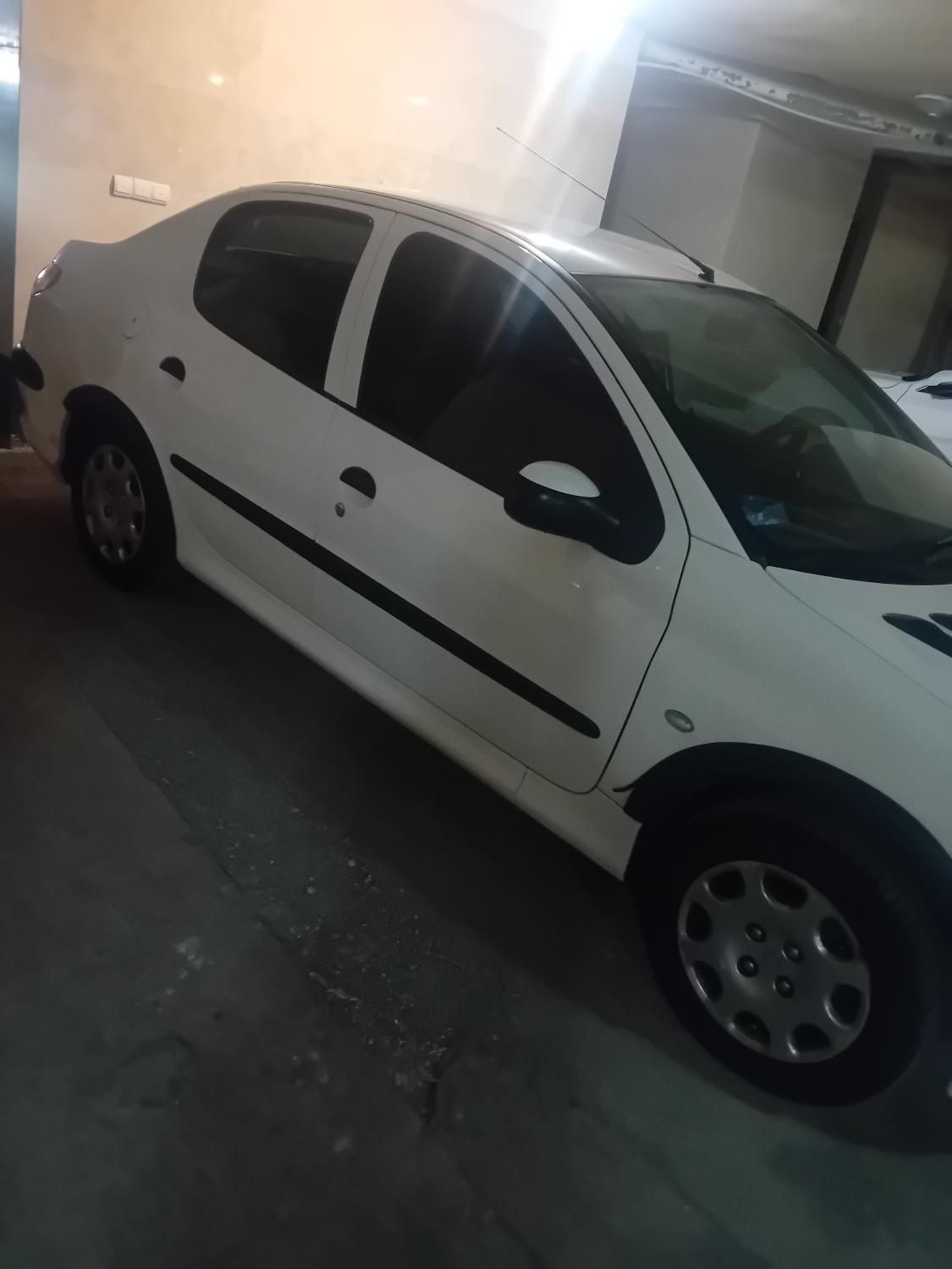 پژو ۲۰۶ صندوق دار v8 - 1397
