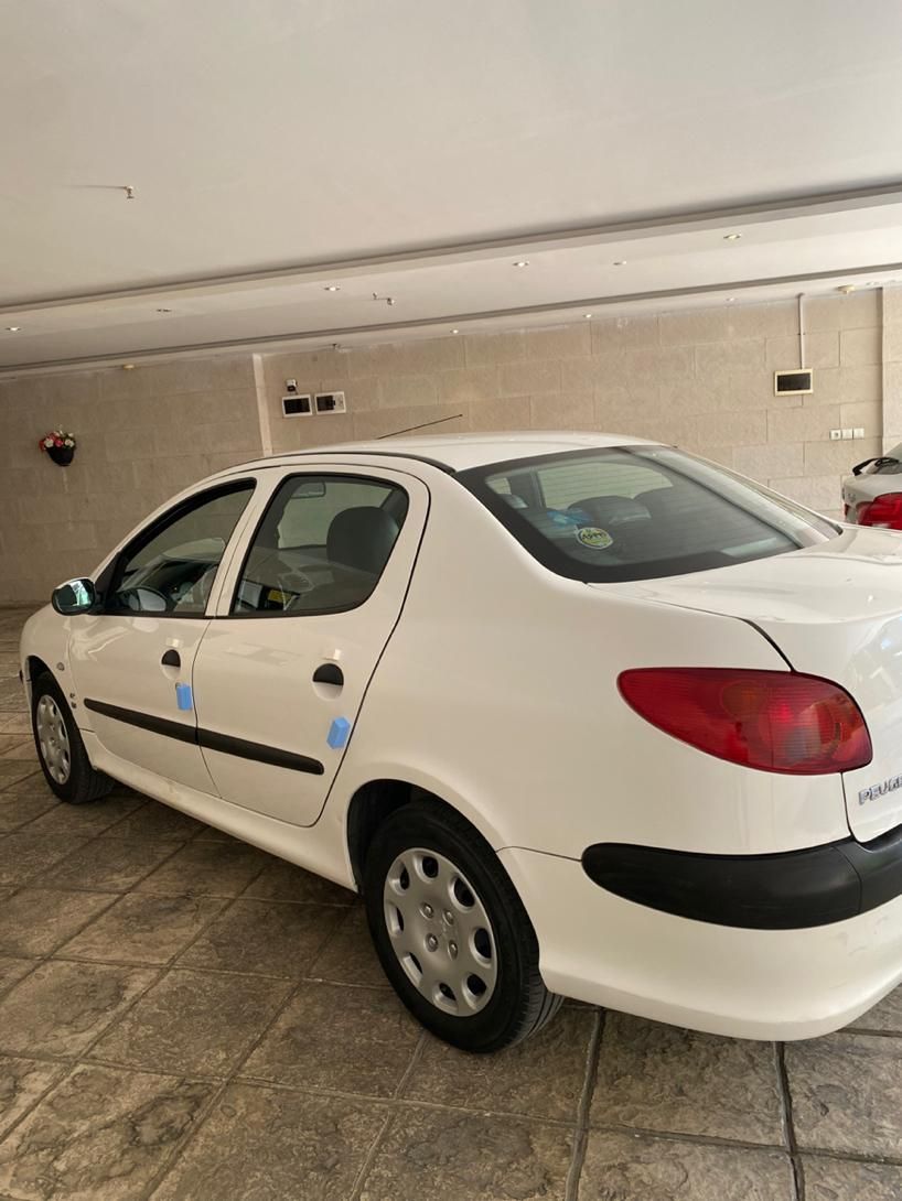 پژو ۲۰۶ صندوق دار v8 - 1396