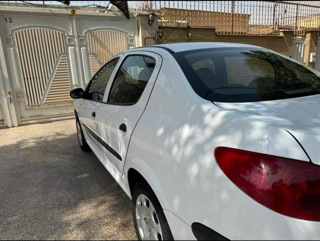پژو ۲۰۶ صندوق دار v8 - 1400