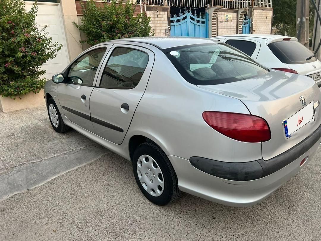 پژو ۲۰۶ صندوق دار v8 - 1387