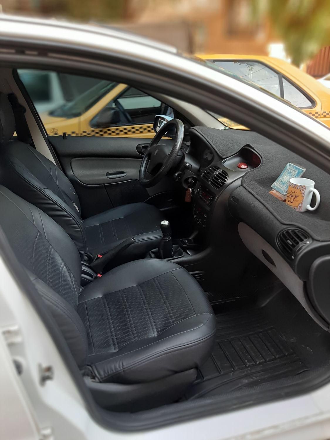 پژو ۲۰۶ صندوق دار v8 - 1396